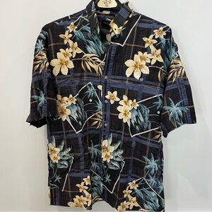 Van Heusen Hawaiian Shirt Men’s Size - Large